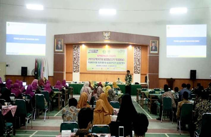 Menuju Kurikulum Merdeka MAN 1 Kebumen Ikuti BIMTEK Implementasi Kurikulum Merdeka MA se-Kabupaten Kebumen