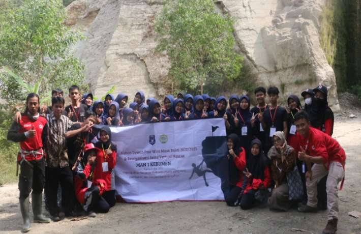 PMR Wira 12 Mansa Laksanakan Kegiatan Pengukuhan Dewan dan Reorganisasi