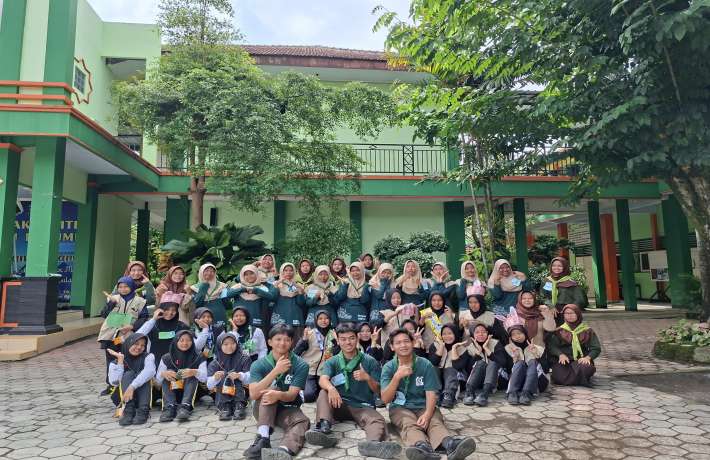 Kolaborasi Lingkungan LHC SMAN 1 Kebumen dan MHC MAN 1 Kebumen Gelar Latihan Gabungan di MAN 1 Kebumen