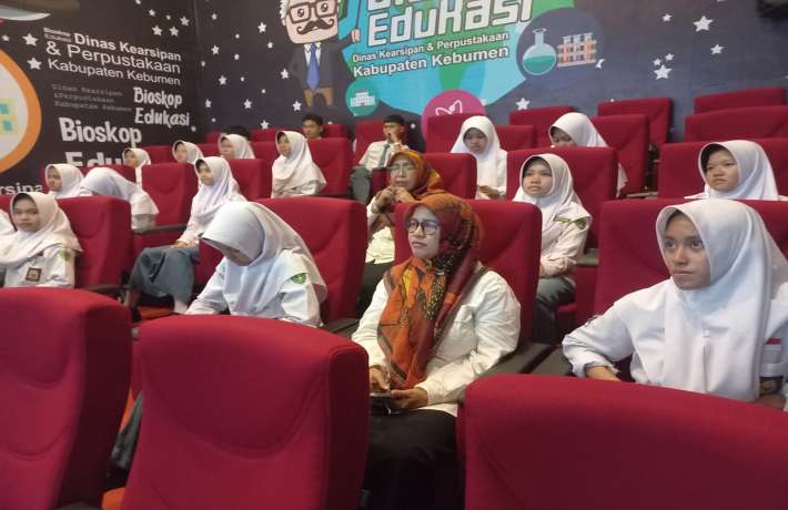MAN 1 Kebumen Galakkan Literasi Melalui Kunjungan Edukatif ke Disarpus