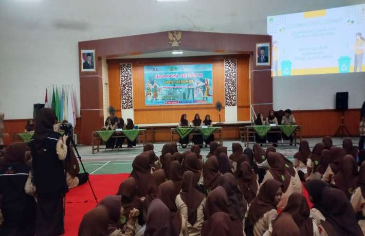 Siswa MAN 1 Kebumen Asah Kemampuan di Lomba Cerdas Cermat P5P2RA