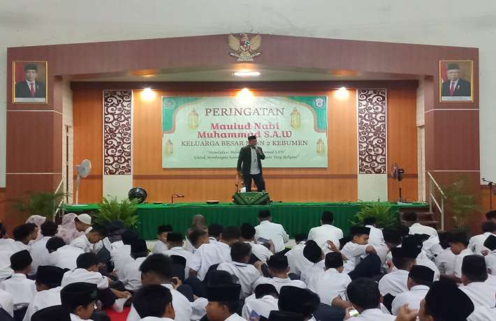 Jalin Sahabat Madrasah MTs N 2 Kebumen  adakan Maulid Nabi di MAN 1 Kebumen