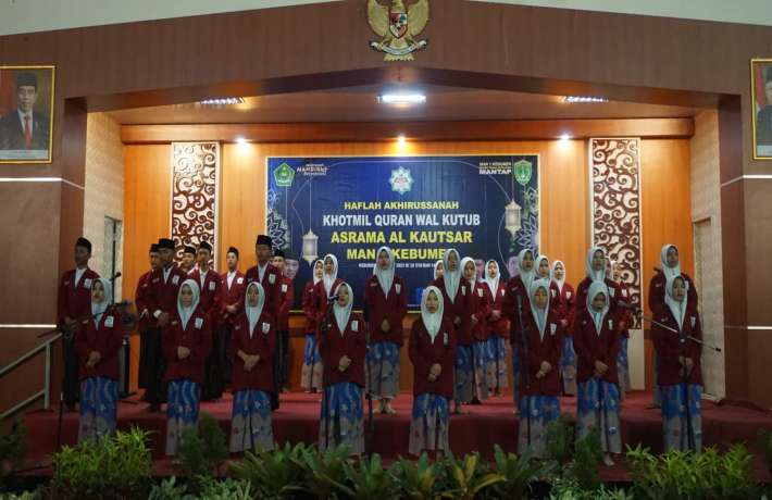 Gaungkan Dakwah Islam Haflah Akhirussanah MAN 1 Kebumen Berjalan Khidmat