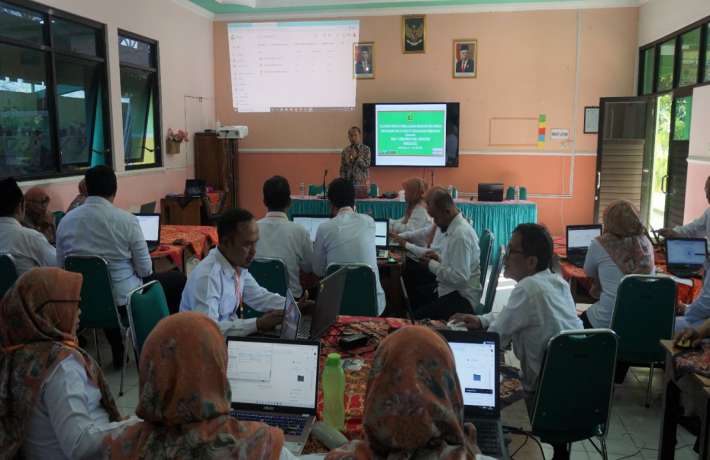 Tingkatkan Kompetensi Guru di Bidang Multimedia MAN 1 Kebumen Gandeng BDK Semarang