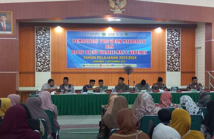 MAN 1 Kebumen Sosialisasikan Program Madrasah Melalui Rapat Pleno