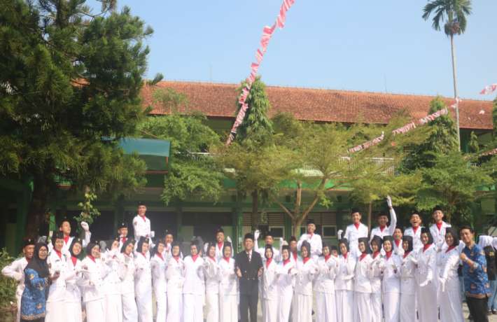 Semarak Kemerdekaan: Siswa MAN 1 Kebumen Berpartisipasi Aktif dalam Upacara HUT ke-80 RI