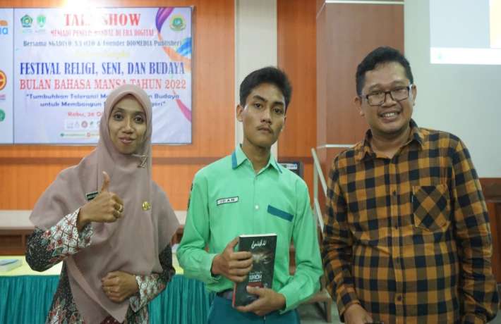 Tingkatkan Budaya Literasi MAN 1 Kebumen Gelar Talkshow Menjadi Penulis Handal di Era Digital