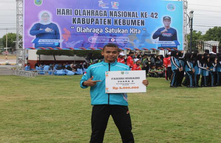 Siswa MAN 1 Kebumen Fakhri Husaini Terima Penghargaan di Peringatan HAORNAS