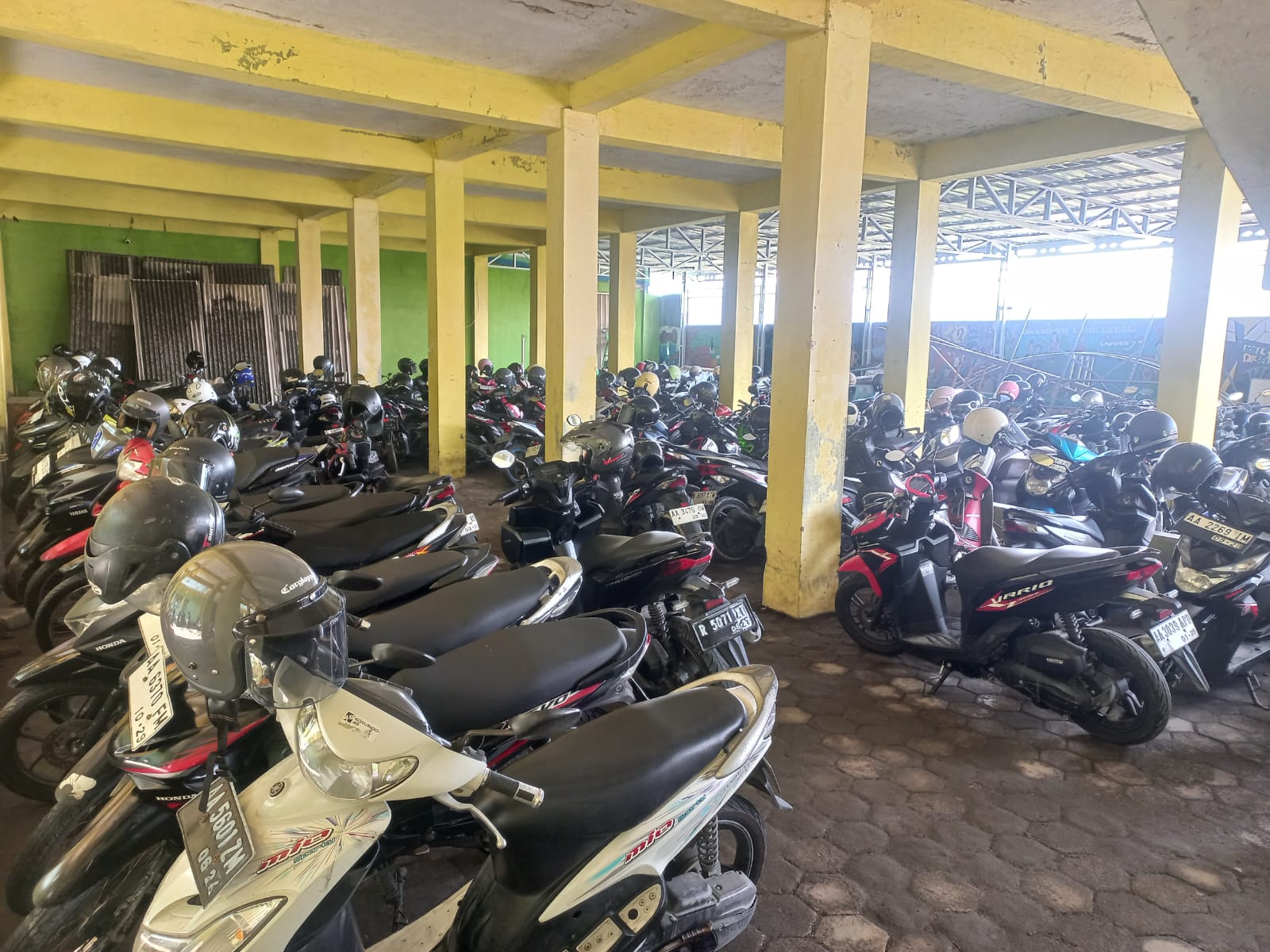 Tempat Parkir MAN 1 Kebumen